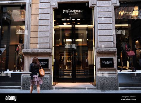 yves saint laurent milano contatti|ysl milan.